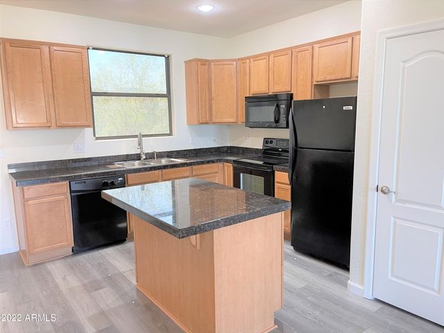112 W Milada Drive, Phoenix, AZ 85041