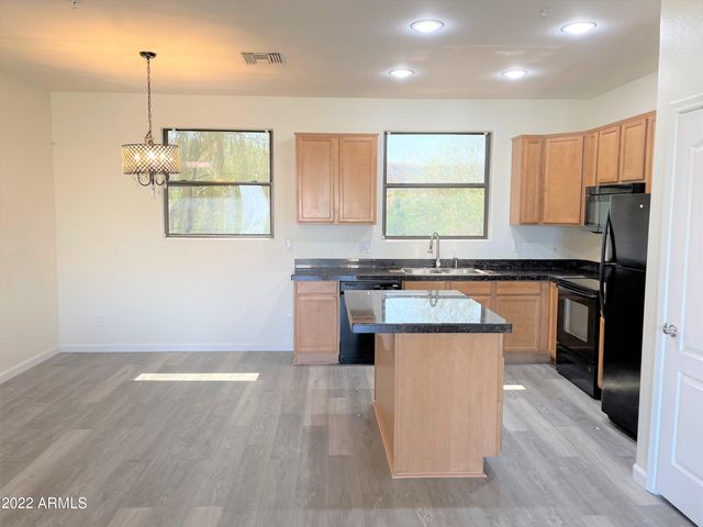 112 W Milada Drive, Phoenix, AZ 85041