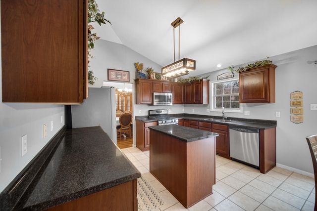 10621 Erie Drive E, Crown Point, IN 46307