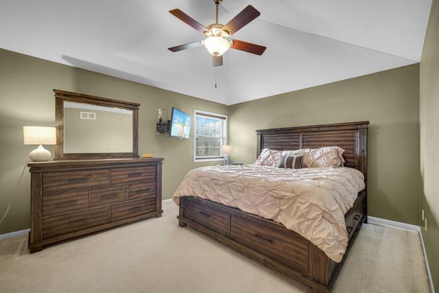 10621 Erie Drive E, Crown Point, IN 46307