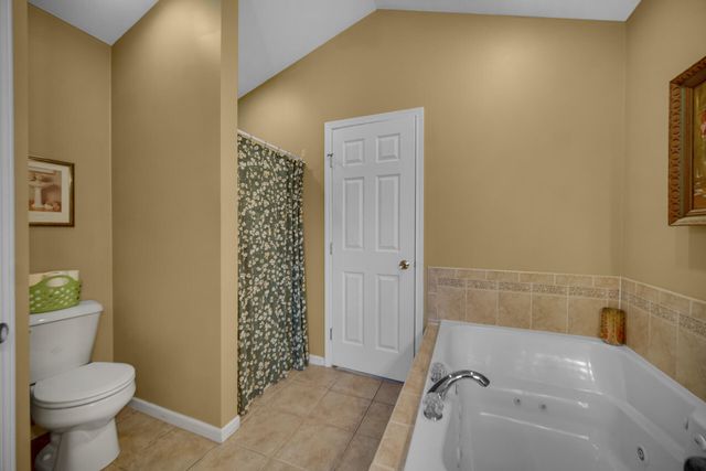 10621 Erie Drive E, Crown Point, IN 46307