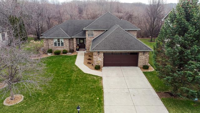 10621 Erie Drive E, Crown Point, IN 46307