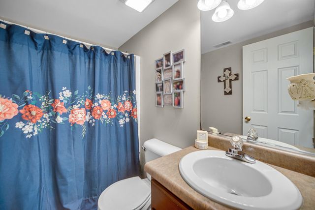 10621 Erie Drive E, Crown Point, IN 46307