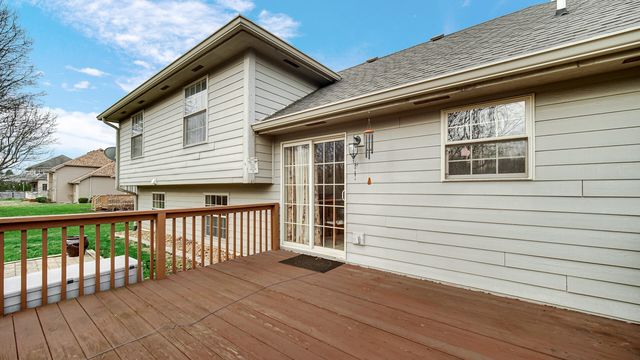 10621 Erie Drive E, Crown Point, IN 46307