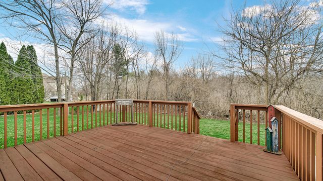 10621 Erie Drive E, Crown Point, IN 46307