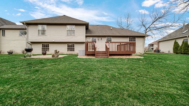 10621 Erie Drive E, Crown Point, IN 46307