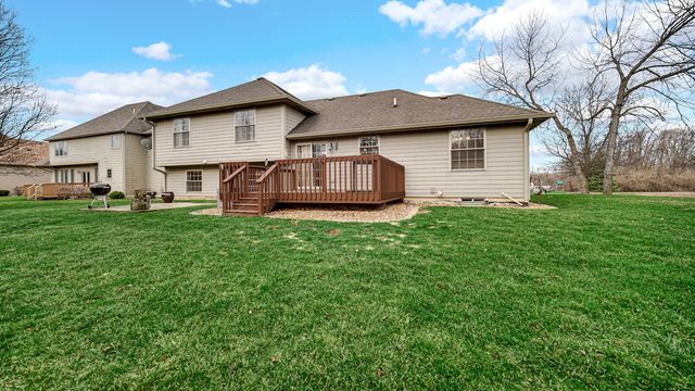 10621 Erie Drive E, Crown Point, IN 46307