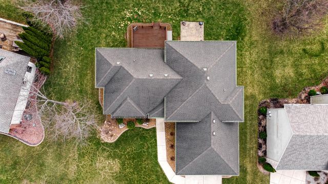 10621 Erie Drive E, Crown Point, IN 46307