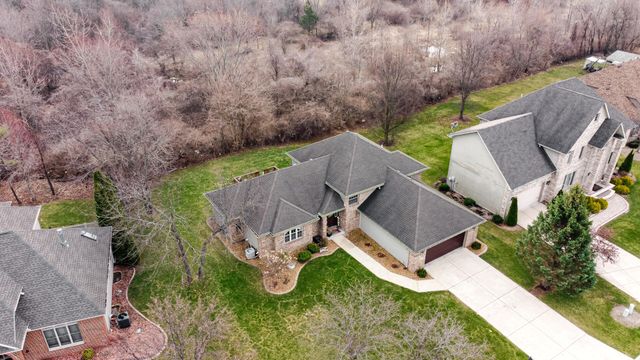 10621 Erie Drive E, Crown Point, IN 46307