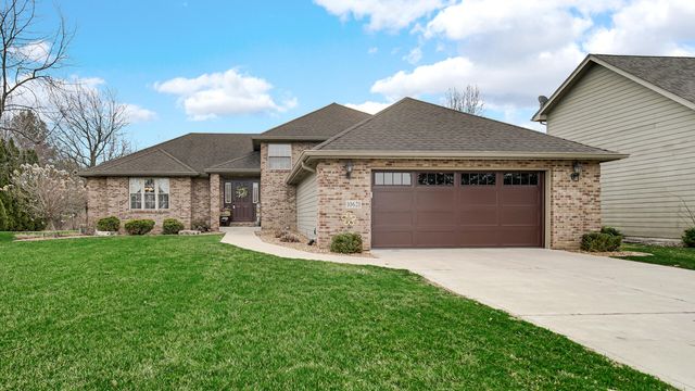 10621 Erie Drive E, Crown Point, IN 46307