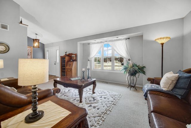 10621 Erie Drive E, Crown Point, IN 46307