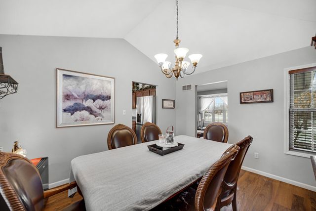 10621 Erie Drive E, Crown Point, IN 46307