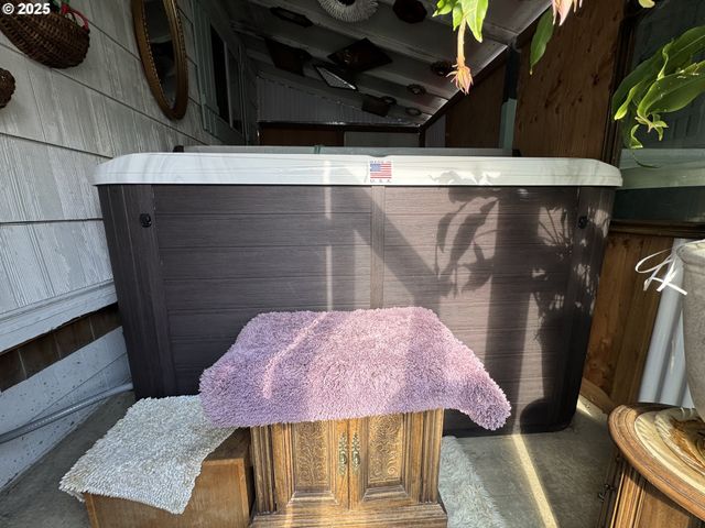 884 S 7TH St, Coos Bay, OR 97420