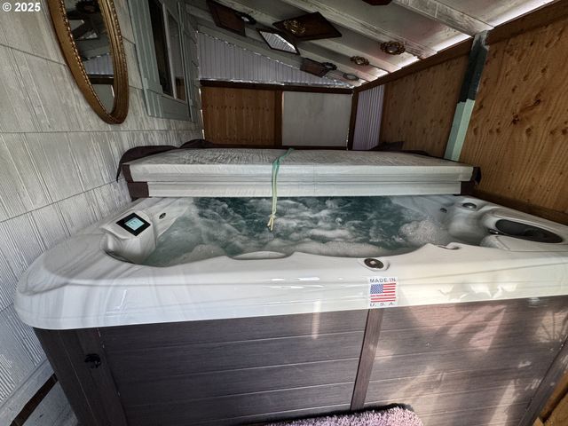 884 S 7TH St, Coos Bay, OR 97420