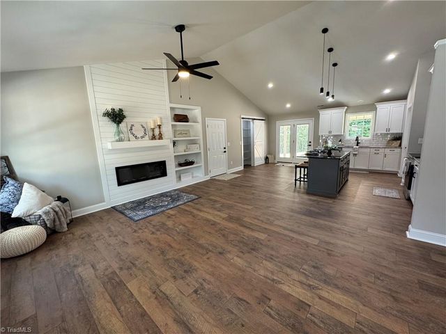 212 River Street, East Bend, NC 27018