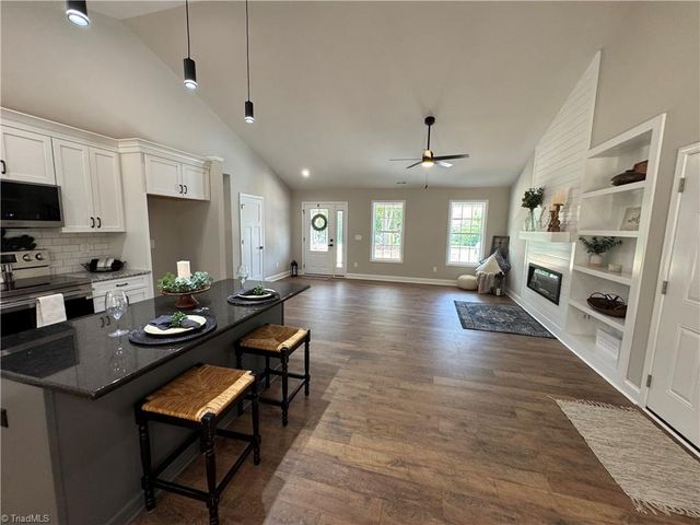 212 River Street, East Bend, NC 27018