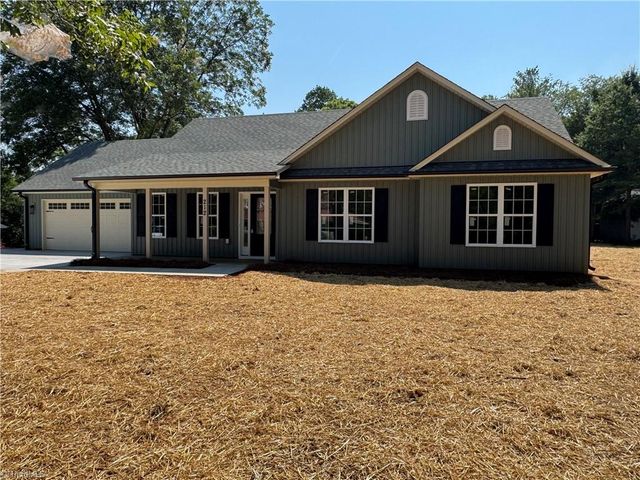 212 River Street, East Bend, NC 27018
