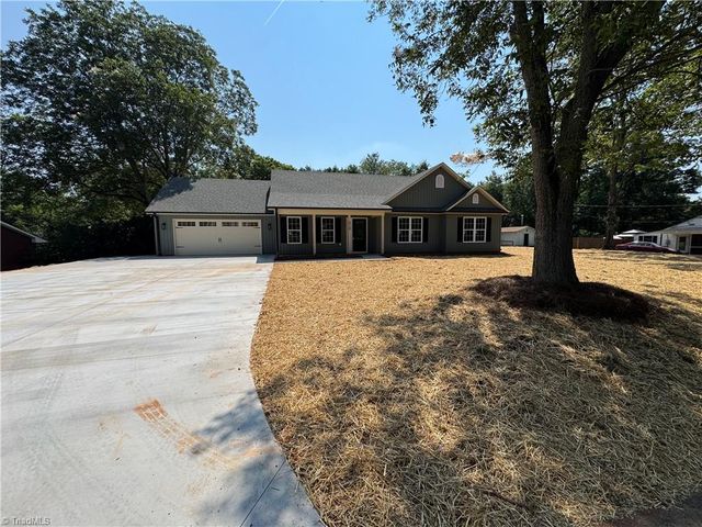 212 River Street, East Bend, NC 27018