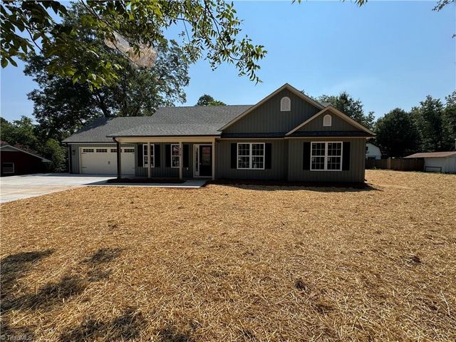 212 River Street, East Bend, NC 27018