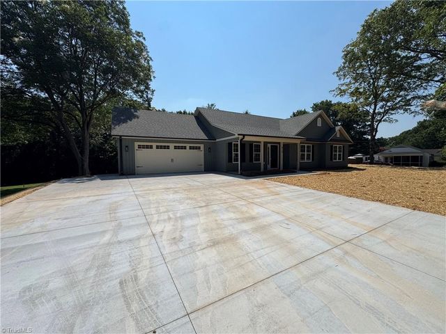 212 River Street, East Bend, NC 27018