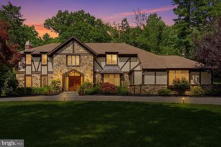 1137 SPRINGMONT CIR, Bryn Mawr, PA 19010