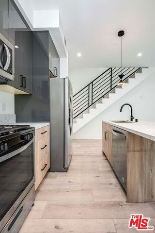 15330 Weddington Street, Sherman Oaks, CA 91411