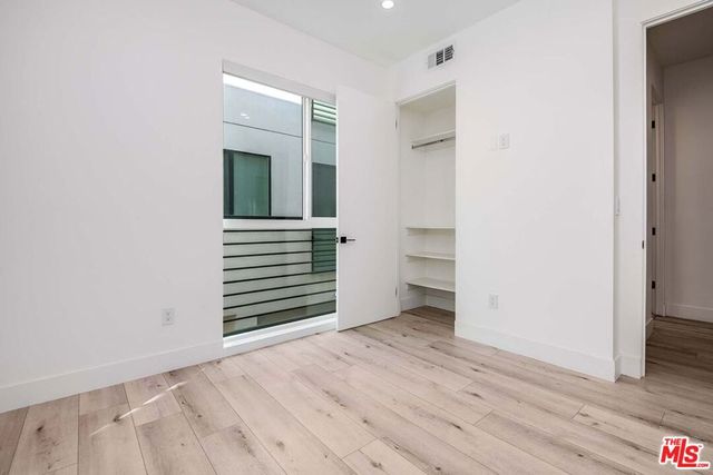 15330 Weddington Street, Sherman Oaks, CA 91411