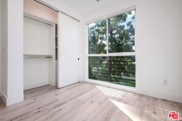 15330 Weddington Street, Sherman Oaks, CA 91411