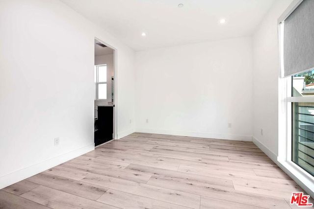 15330 Weddington Street, Sherman Oaks, CA 91411