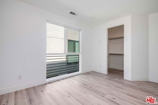 15330 Weddington Street, Sherman Oaks, CA 91411