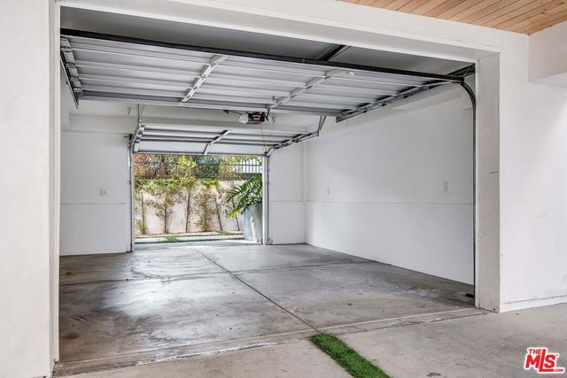 15330 Weddington Street, Sherman Oaks, CA 91411