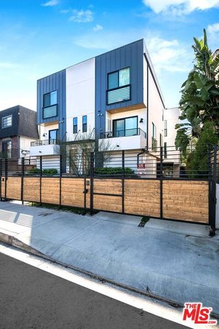 15330 Weddington Street, Sherman Oaks, CA 91411
