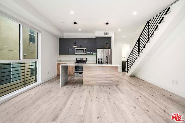 15330 Weddington Street, Sherman Oaks, CA 91411