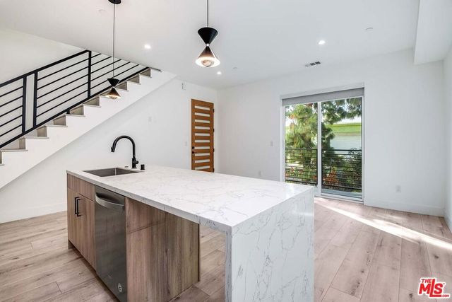 15330 Weddington Street, Sherman Oaks, CA 91411