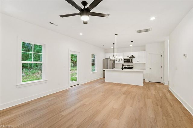 4450 Fernbrook Drive, Winston-salem, NC 27127