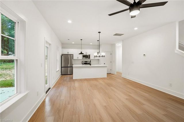 4450 Fernbrook Drive, Winston-salem, NC 27127