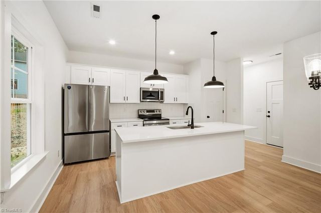 4450 Fernbrook Drive, Winston-salem, NC 27127