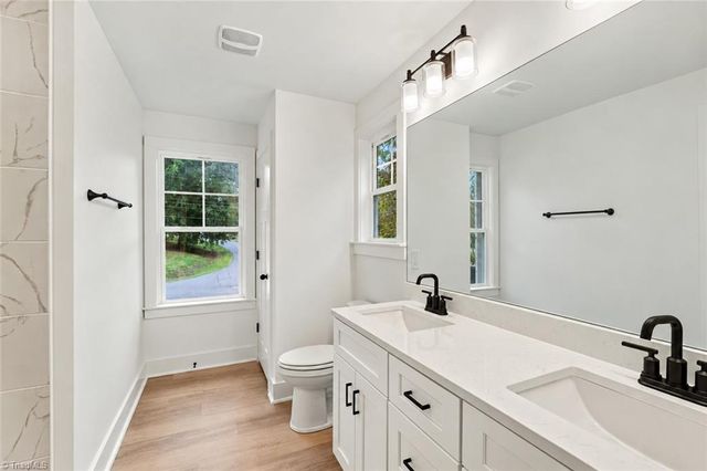 4450 Fernbrook Drive, Winston-salem, NC 27127