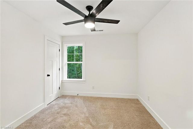 4450 Fernbrook Drive, Winston-salem, NC 27127