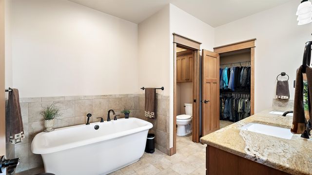 21617 E Harvard Vistas Ln, Newman Lake, WA 99025