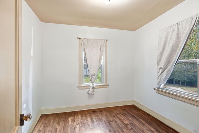 1886 N Fort Avenue, Springfield, MO 65803