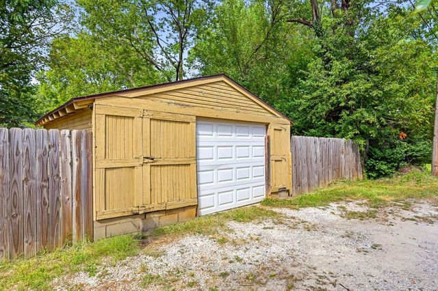 1886 N Fort Avenue, Springfield, MO 65803