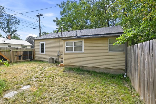 1886 N Fort Avenue, Springfield, MO 65803
