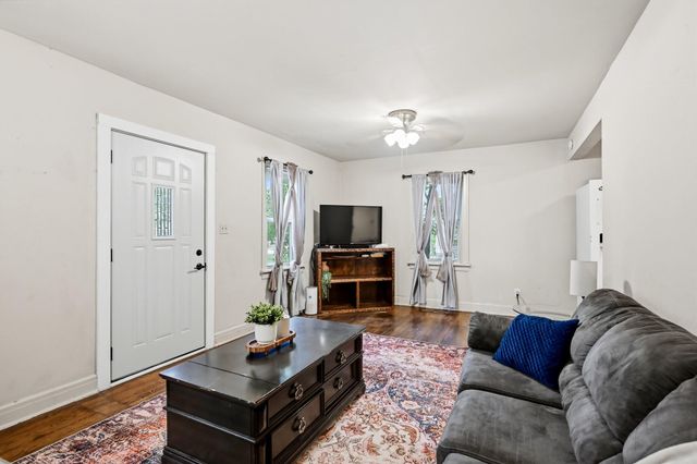 1886 N Fort Avenue, Springfield, MO 65803