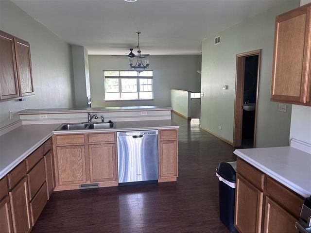 2204 Concord Drive 2204, Sycamore, IL 60178