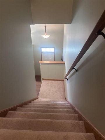 2204 Concord Drive 2204, Sycamore, IL 60178