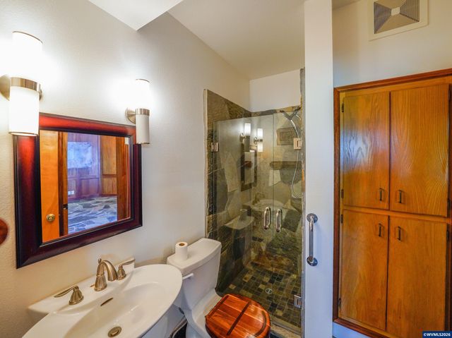 2613 Front St NE, Salem, OR 97301