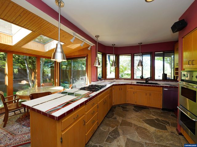 2613 Front St NE, Salem, OR 97301