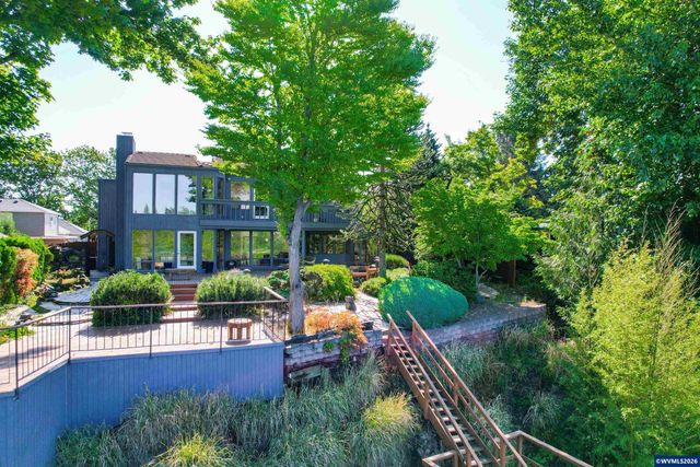 2613 Front St NE, Salem, OR 97301