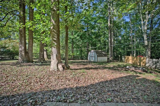 3931 Crosscreek LN, Gloucester, VA 23061